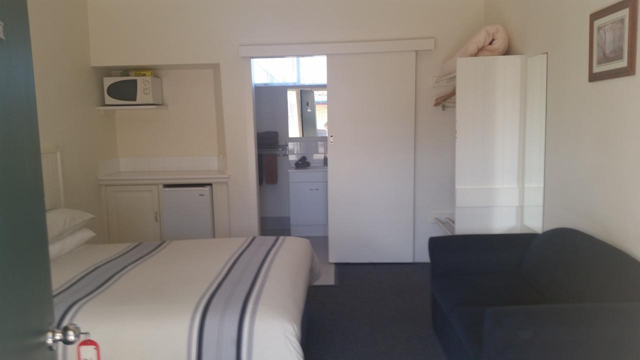 Omeo Motel Esterno foto