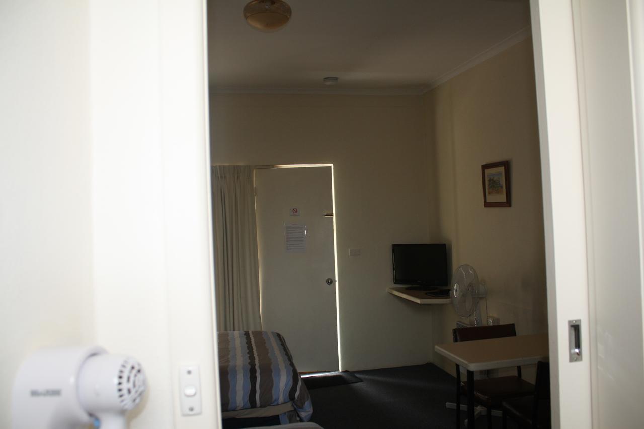 Omeo Motel Esterno foto